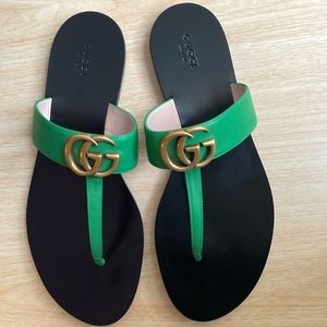 Gucci Mormont thong sandals in green sz 41.5